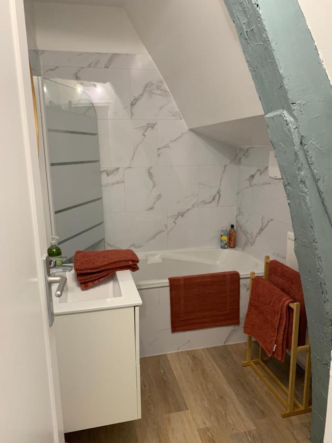 Charmant Appartement Renove บาเยอ ภายนอก รูปภาพ